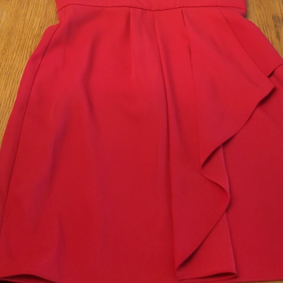 Bold red cocktail dress - Picture 4 of 4